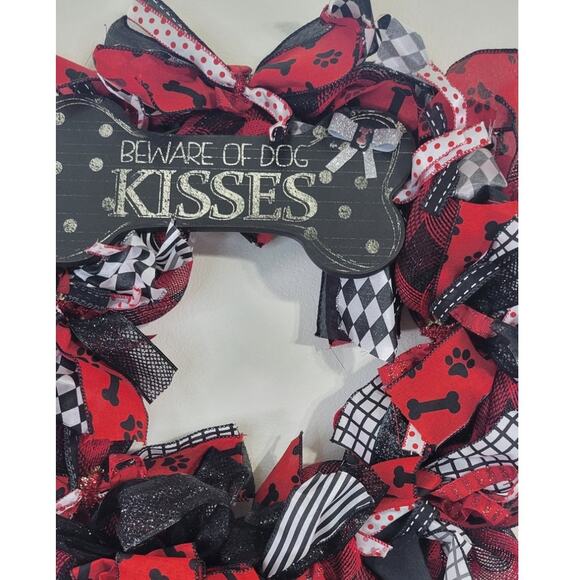 Decorative Wreath Dog Sayings "Beware Of Dog Kisses" Home Decor Farmhouse Wreath - Picture 3 of 6